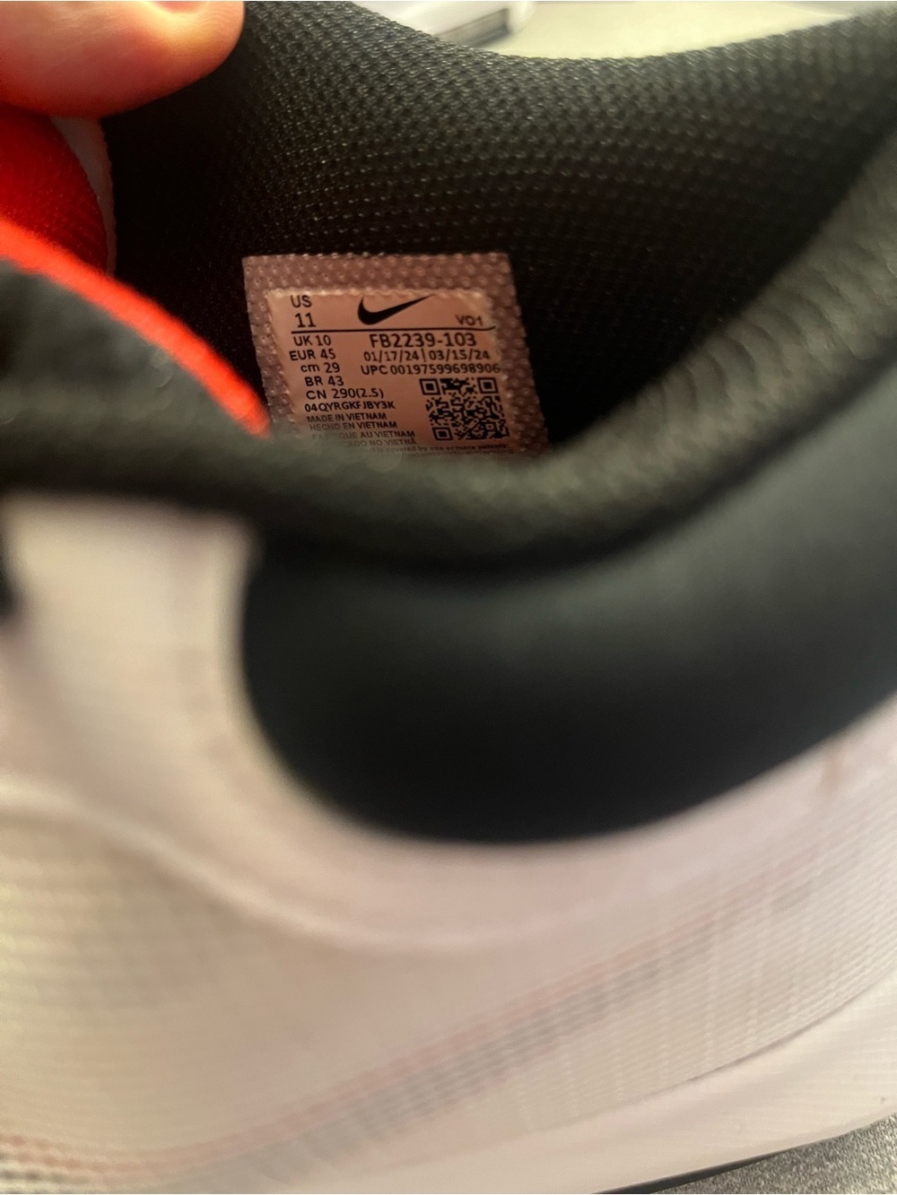 Nike White Black Red Mid-Top Basketball Shoe​ - Picture 10 of 12